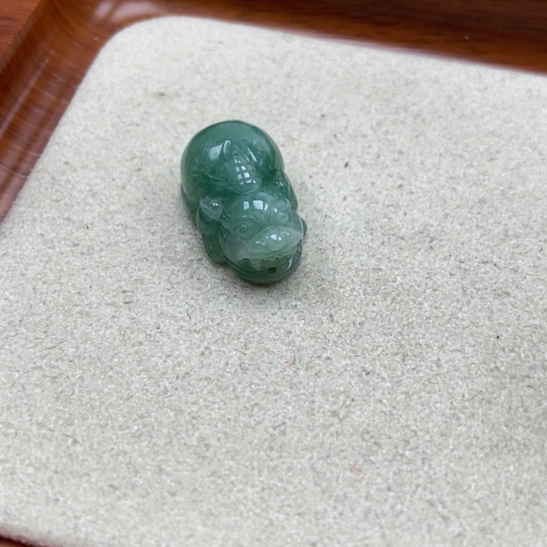 翡翠未镶嵌颈饰15