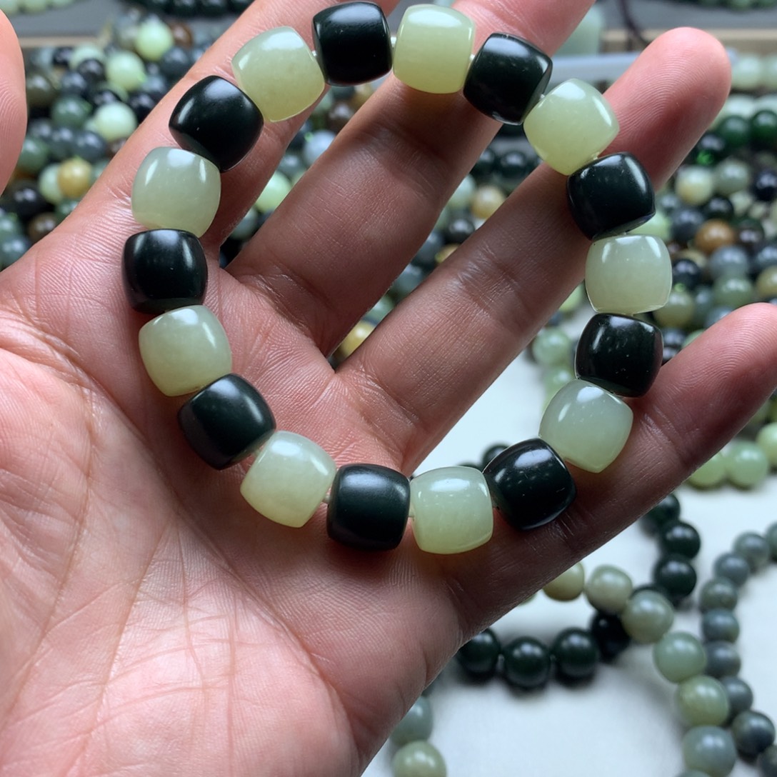 和田玉未镶嵌手链