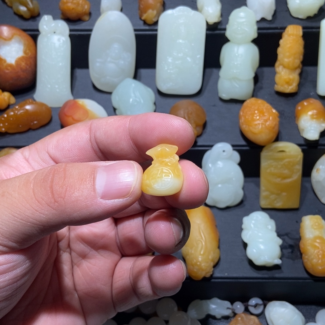 清***浅颈饰未镶嵌和田玉