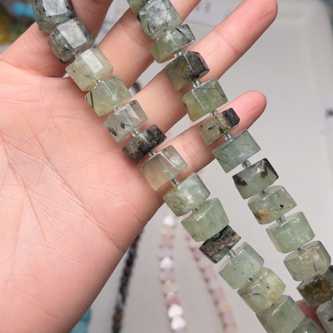 玛瑙/玉髓合金珠宝半成品K386。微瑕12mm天然葡萄玉厚切一条