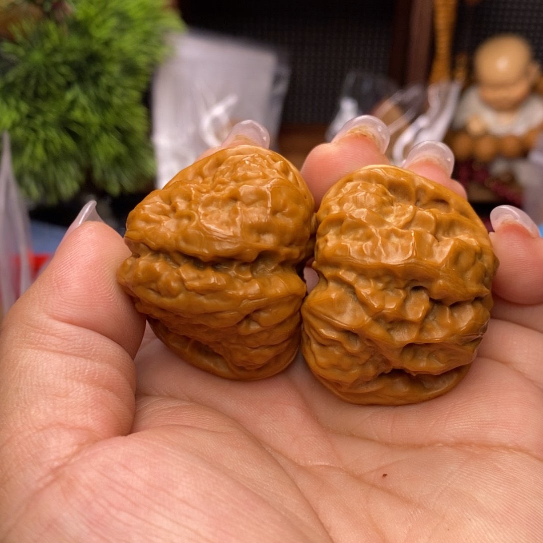 文玩核桃吊坠蛤蟆头。边41。 丹