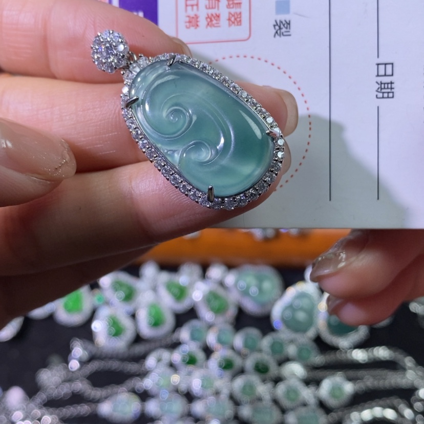 【闪购商品】翡翠颈饰未镶嵌天然