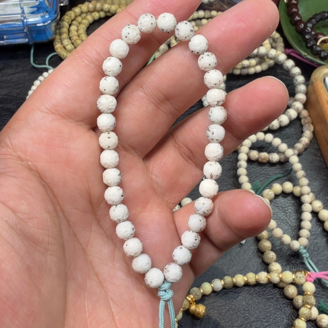 星月菩提手串7改荔枝纹冰料手持。