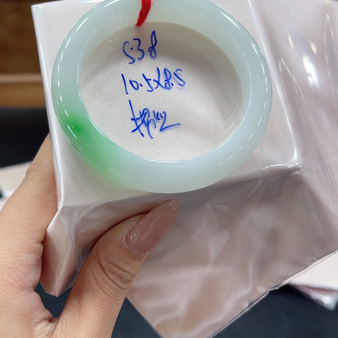 未镶嵌手镯翡翠翡翠
