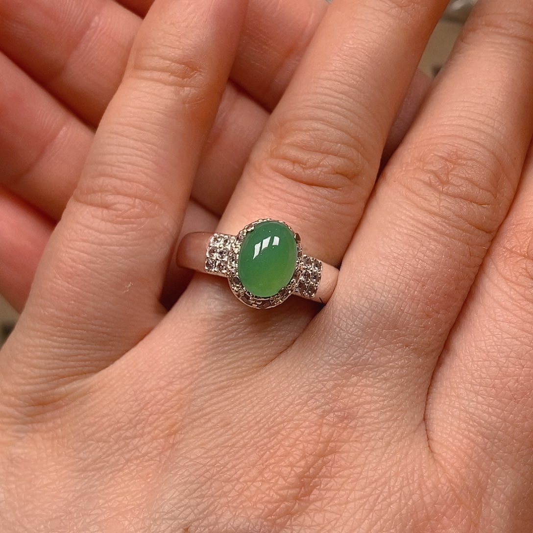 翡翠耳饰未镶嵌翡翠蛋面