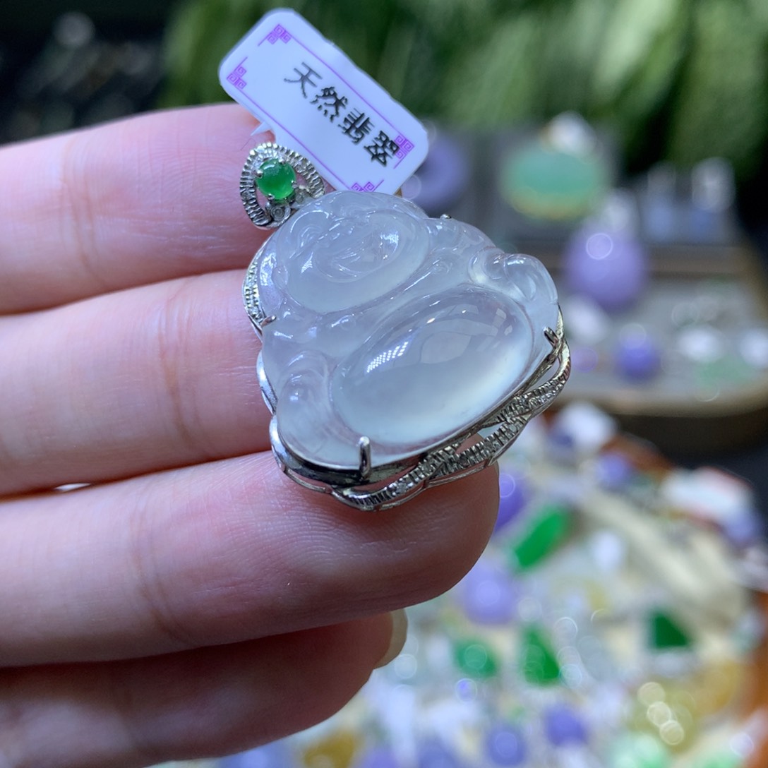 颈饰18K金镶嵌翡翠