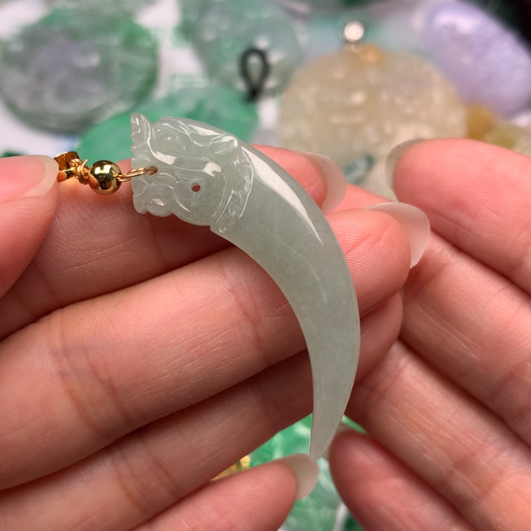 翡翠未镶嵌颈饰翡翠