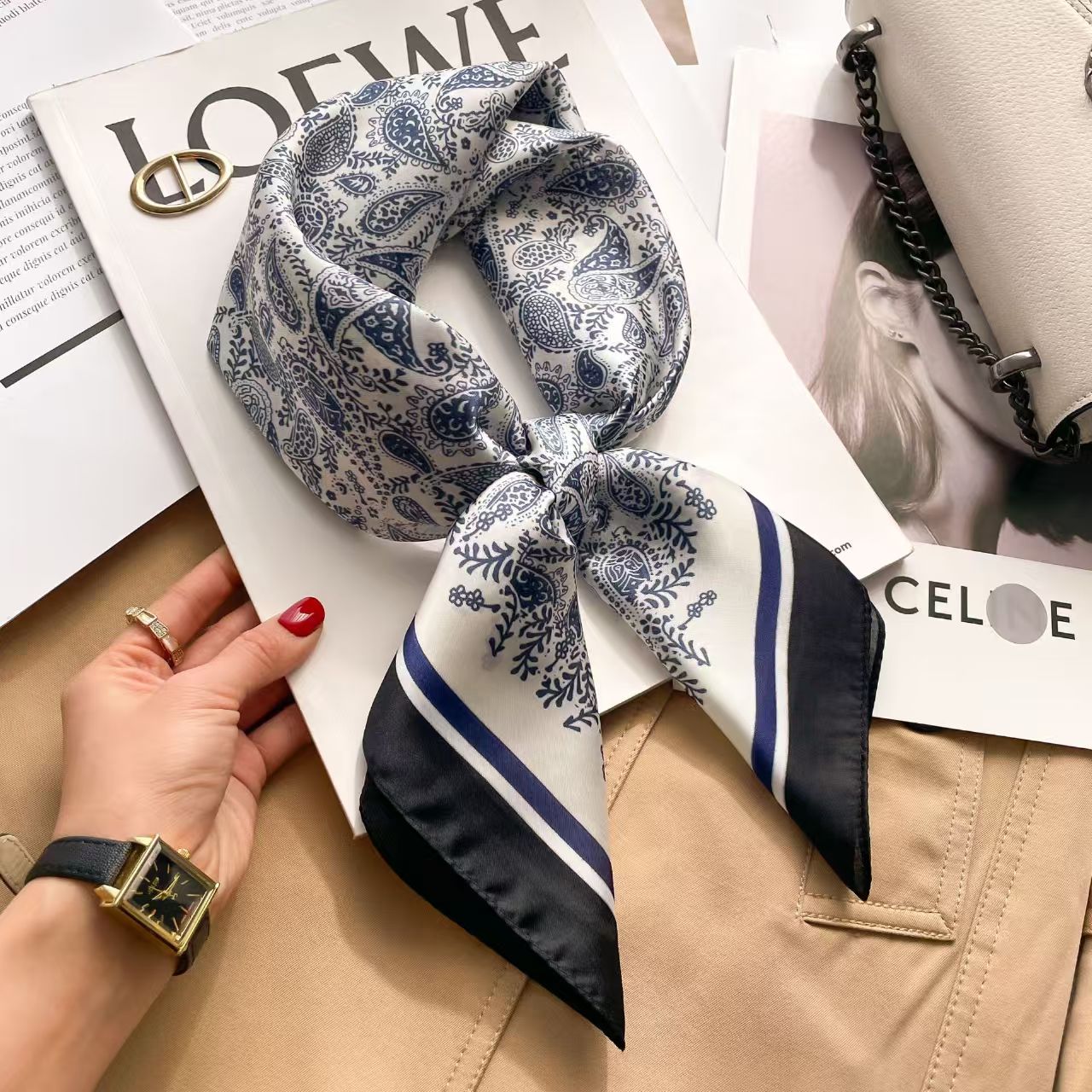 SJ294青花绮梦70*70丝巾/围巾