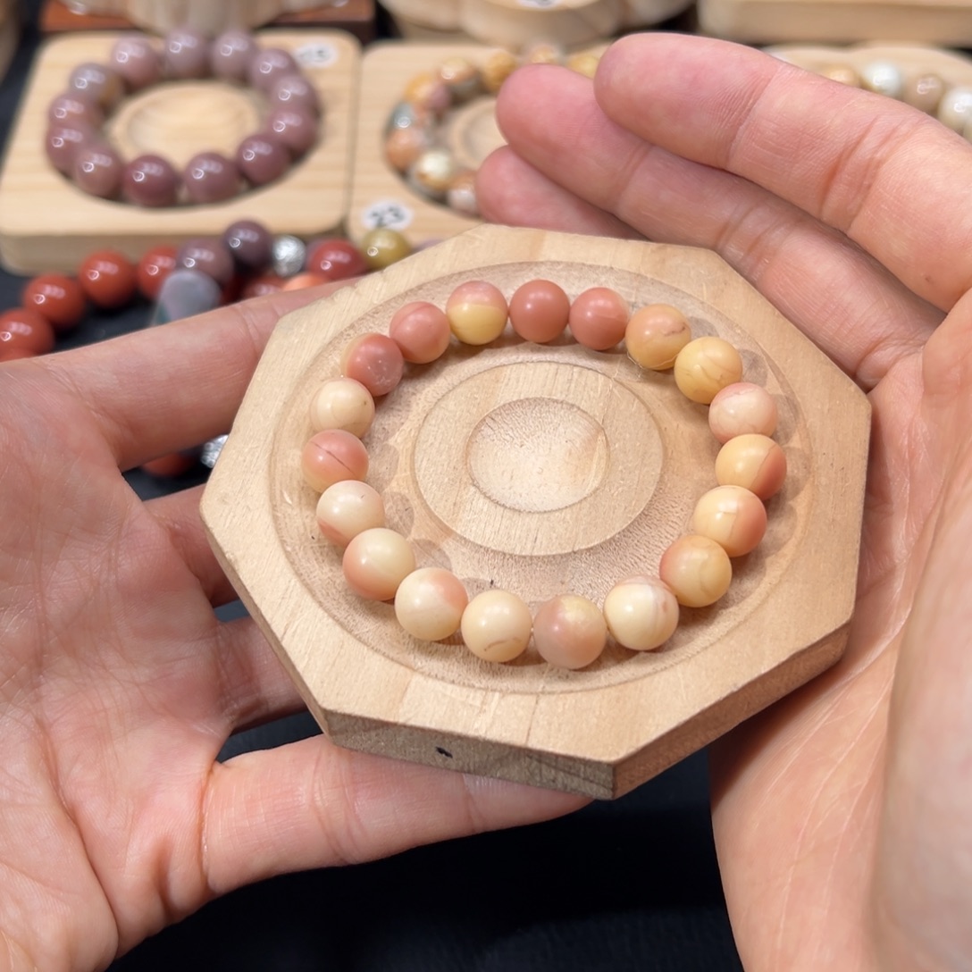 *****石英质玉未镶嵌手链19