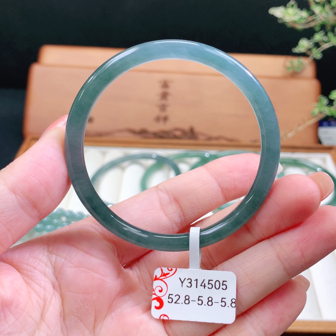 翡翠未镶嵌手镯天然