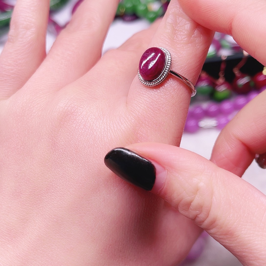 戒指红宝石未镶嵌