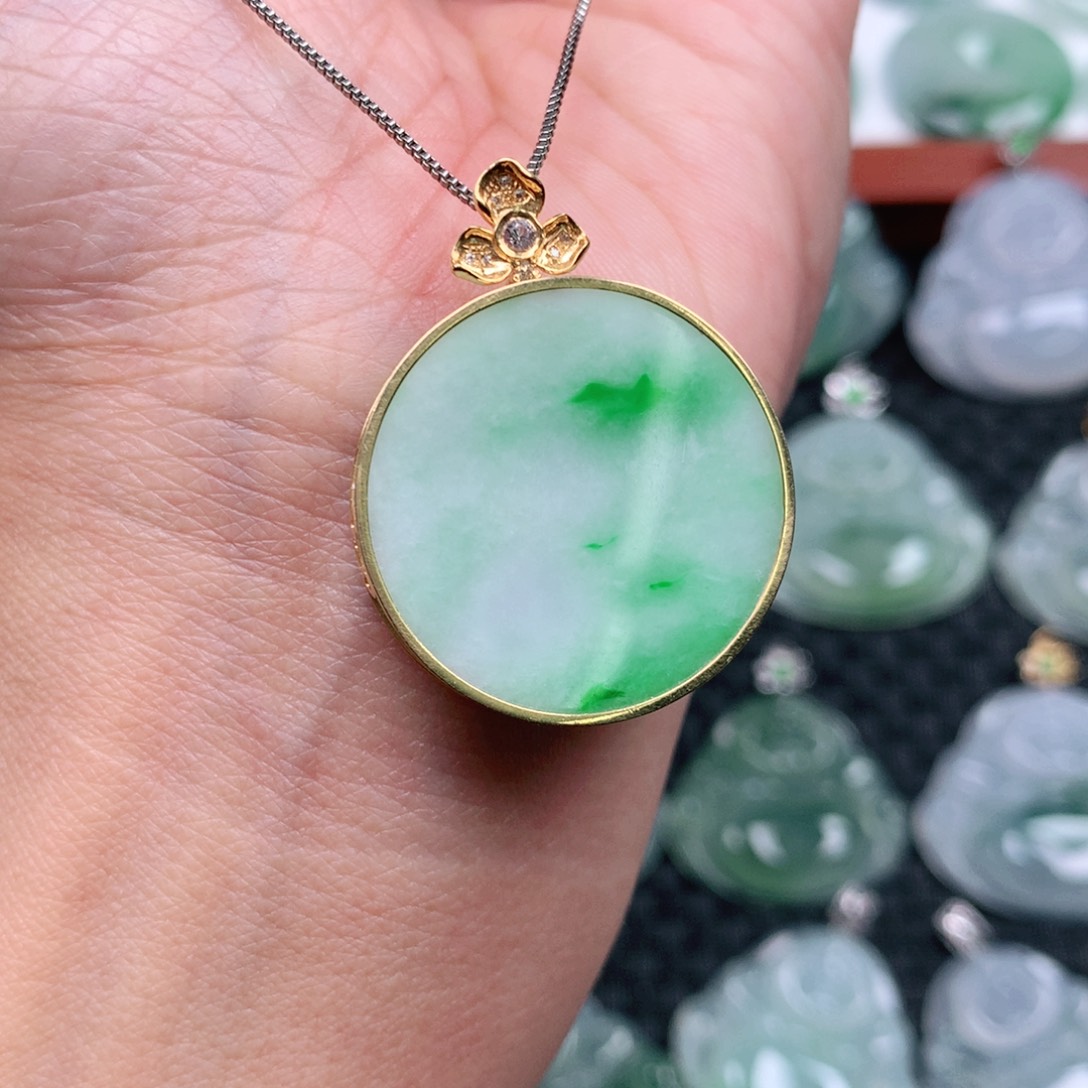 翡翠吊坠(不含链)18K金镶嵌