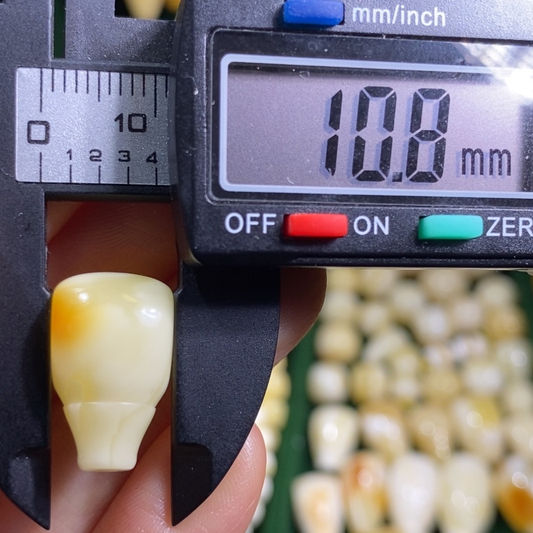 蜜蜡未镶嵌裸石配饰