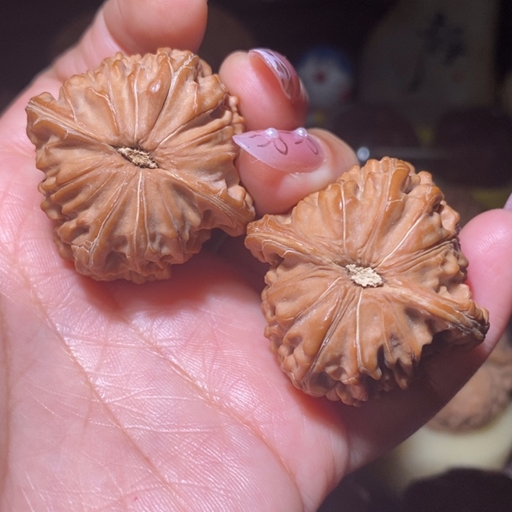 文玩核桃吊坠全品山地红皮磨38