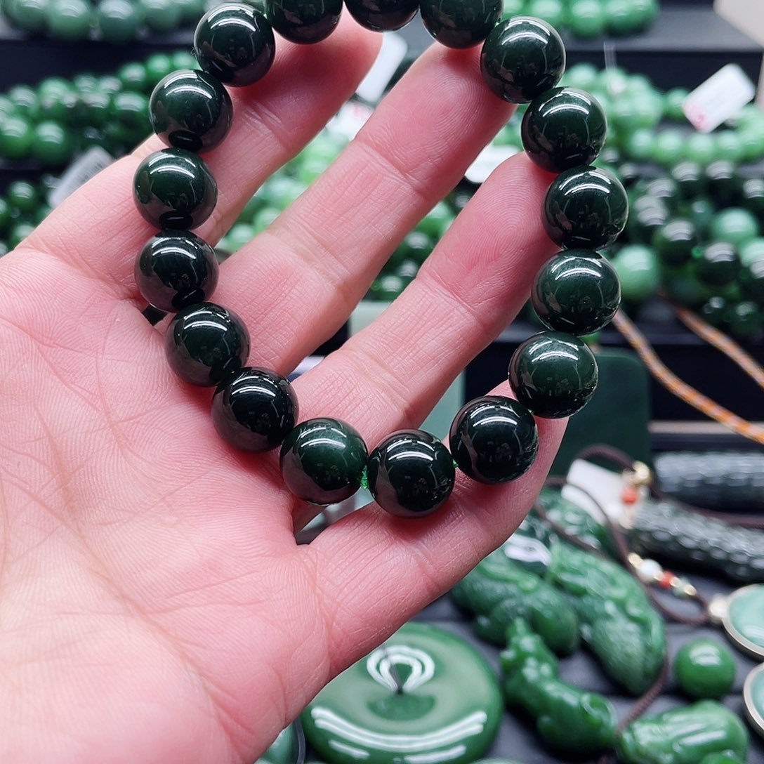 和田玉（碧玉）未镶嵌手链