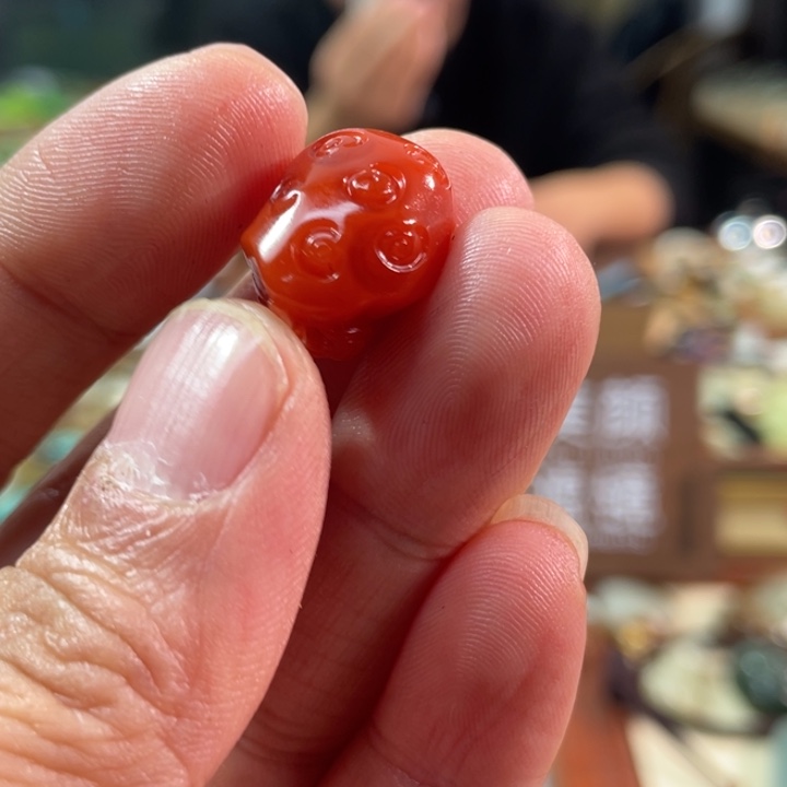 颈饰未镶嵌南红玛瑙