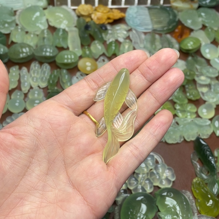蛇纹石玉合金颈饰