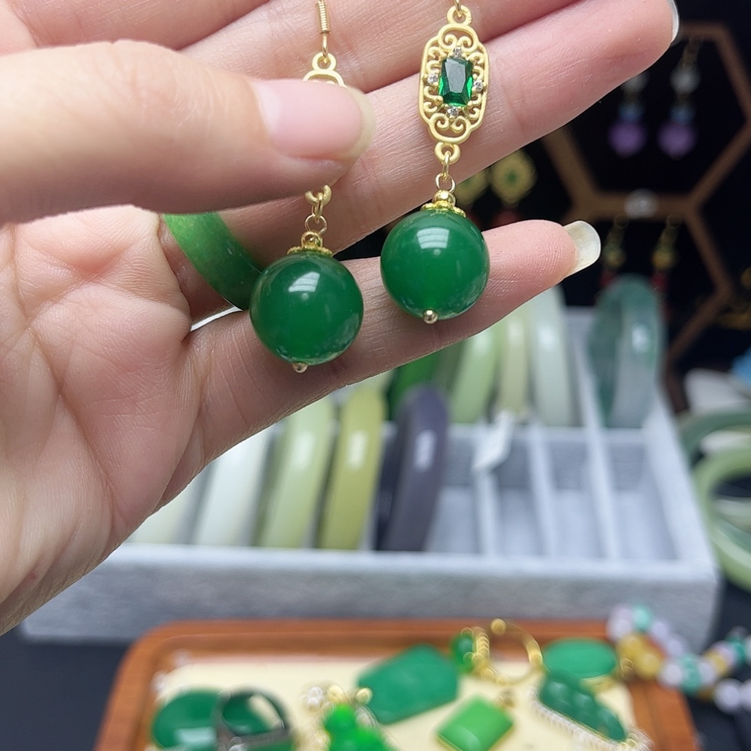 翡翠未镶嵌耳饰耳饰