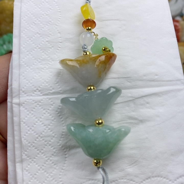 翡翠吊坠(赠链)未镶嵌