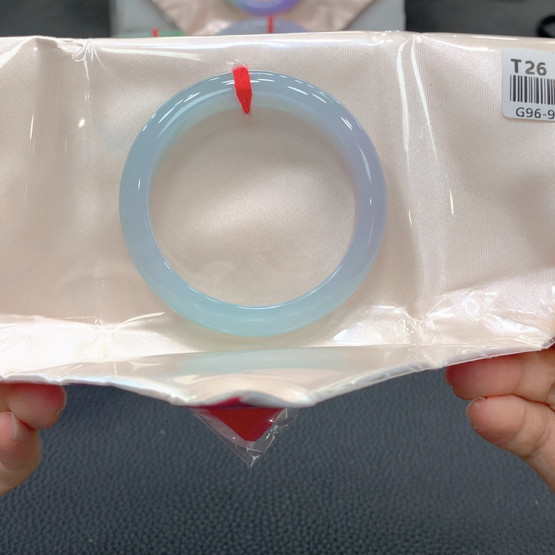 翡翠未镶嵌手镯10号