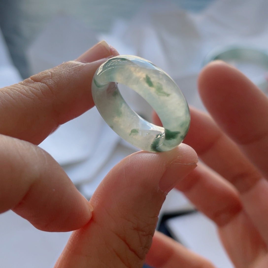 未镶嵌戒指翡翠翡翠戒指