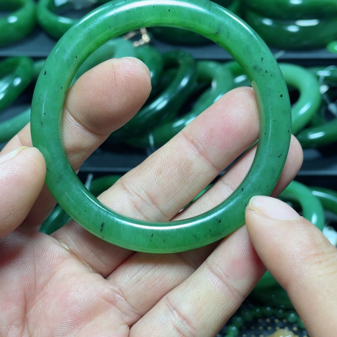 和田玉（碧玉）手镯未镶嵌