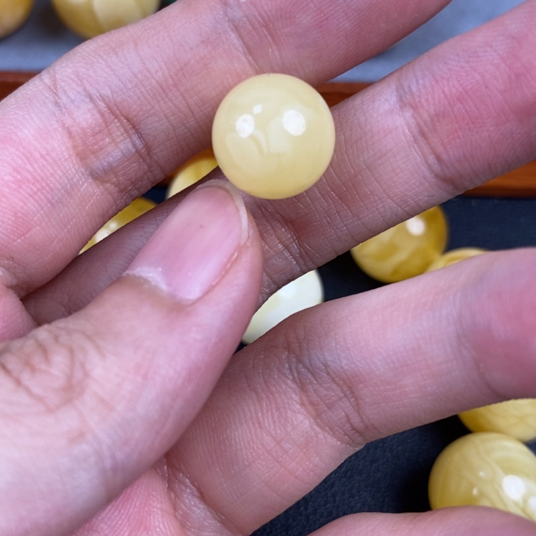 琥珀未镶嵌珠宝奇石58