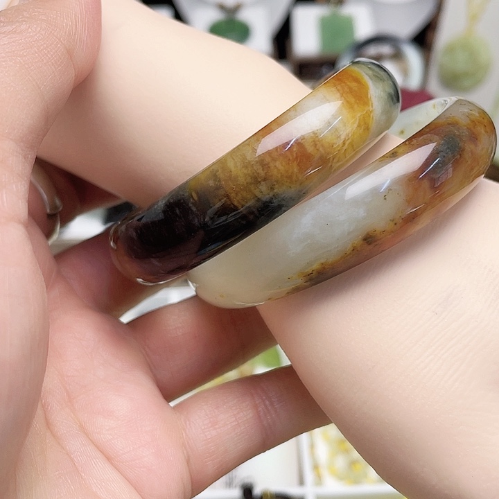 岫玉未镶嵌手镯花玉王一对60口径手镯