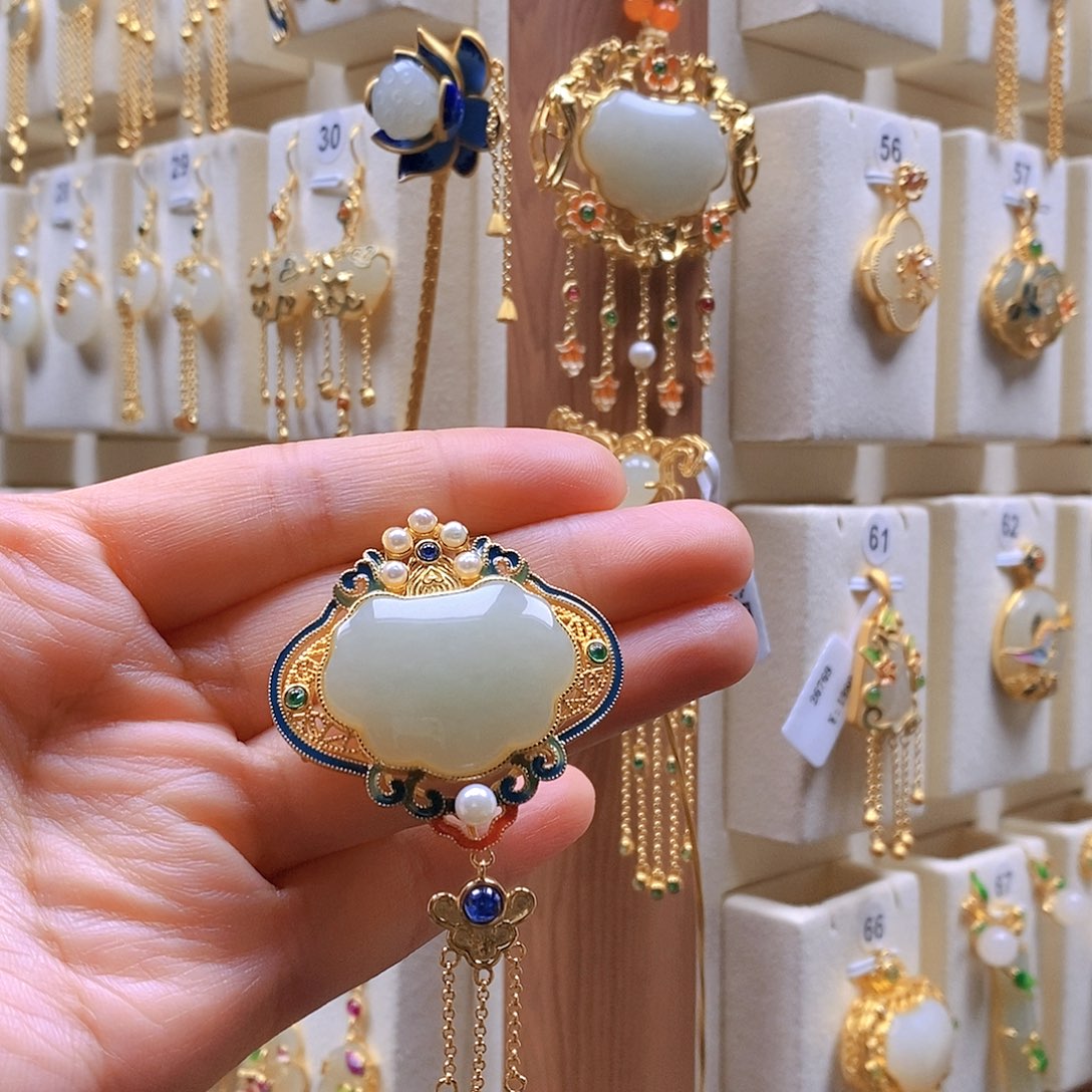 和田玉未镶嵌颈饰