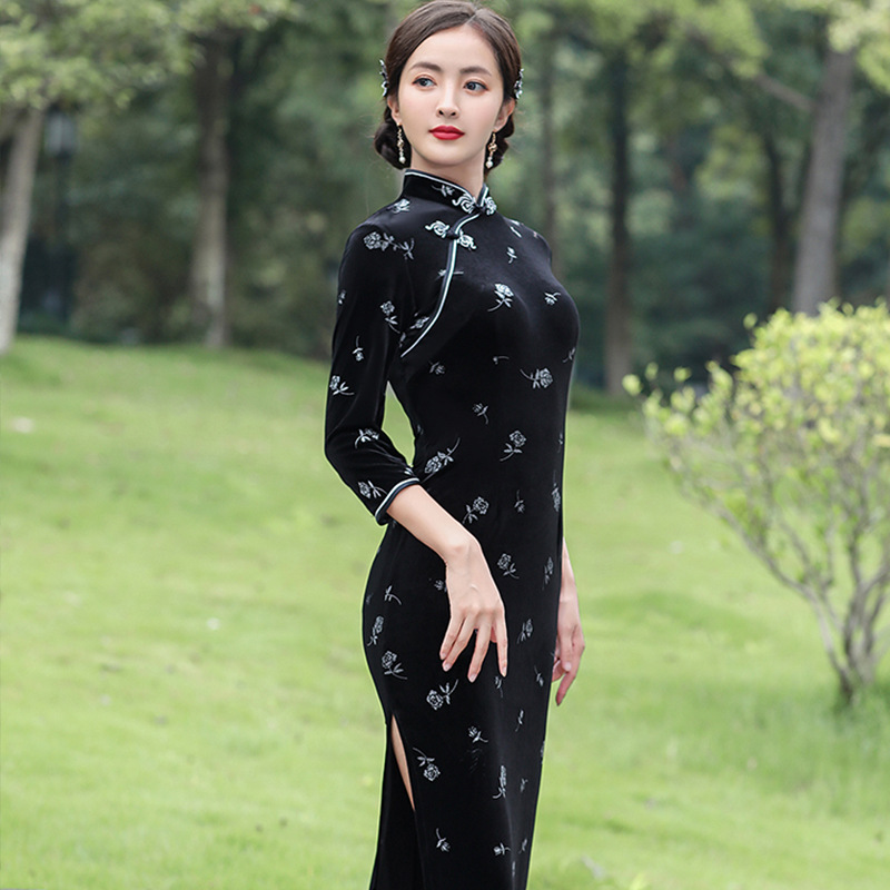 丝绒中袖旗袍妈妈修身长款显瘦大码演出礼服2025秋季新款印花气质