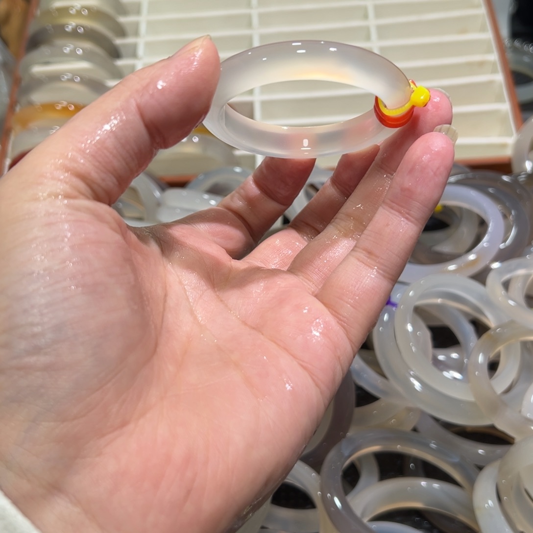 玛瑙/玉髓未镶嵌手镯4849圈有包容24