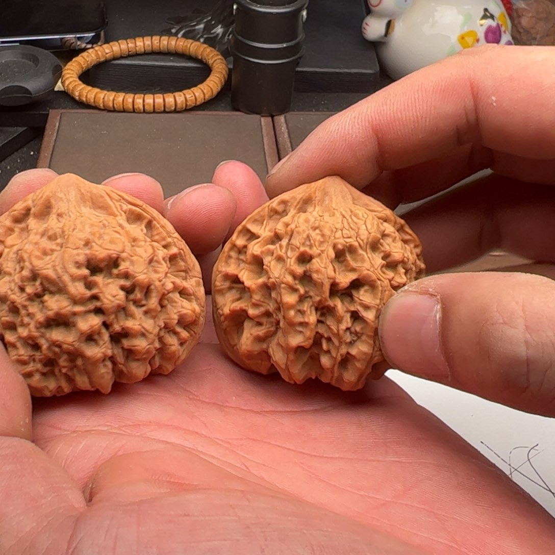 文玩核桃吊坠滢官帽52