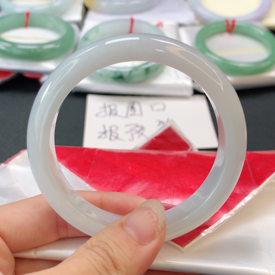 翡翠手镯未镶嵌翡翠手镯55