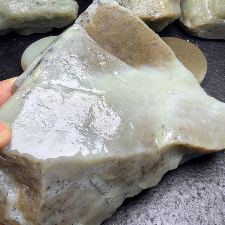 和田玉（糖玉）未镶嵌珠宝奇石