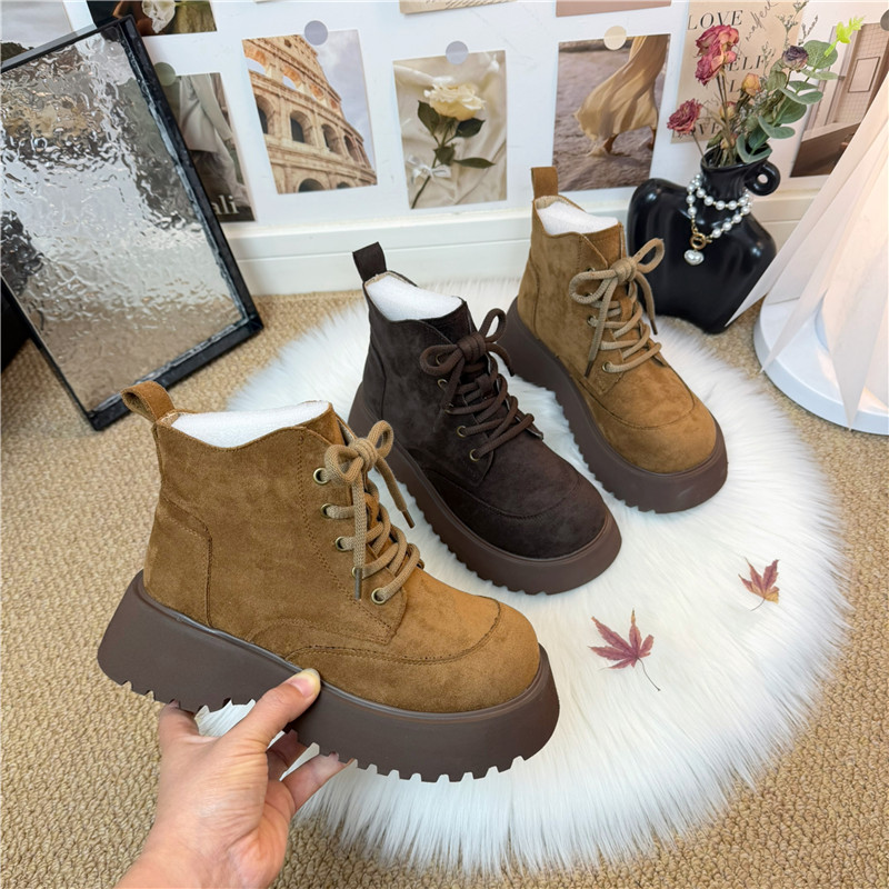 时尚复古厚底马丁靴女2025秋冬新款保暖加绒系带超火舒适软底短靴