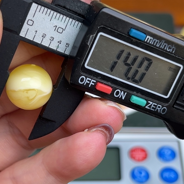 琥珀裸石未镶嵌蜜蜡8