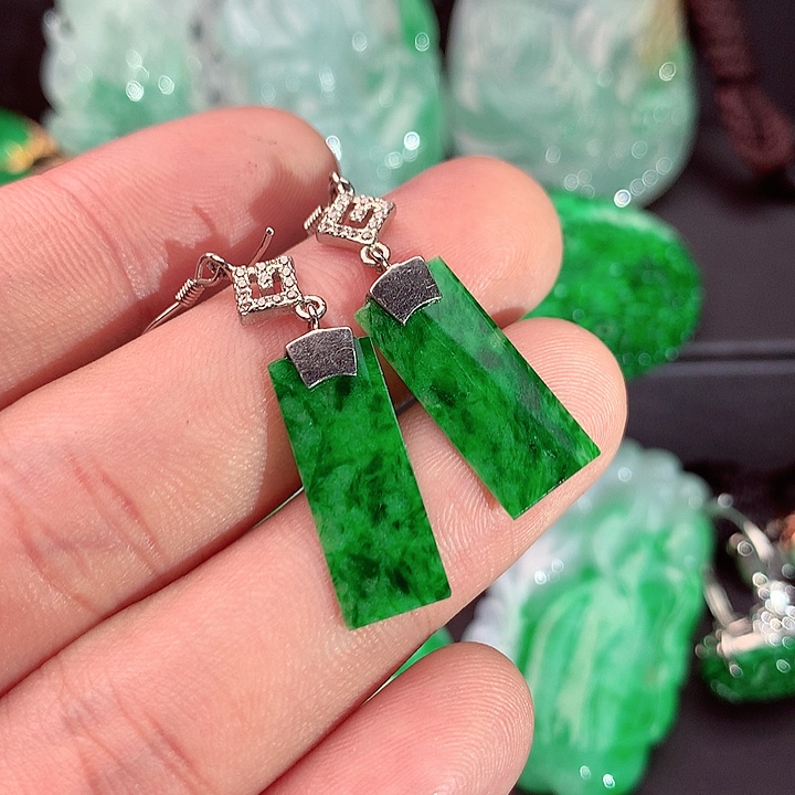 翡翠未镶嵌耳饰a货