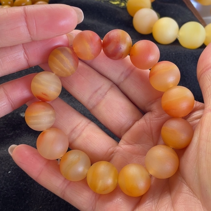石英质玉（黄龙玉）手串未镶嵌