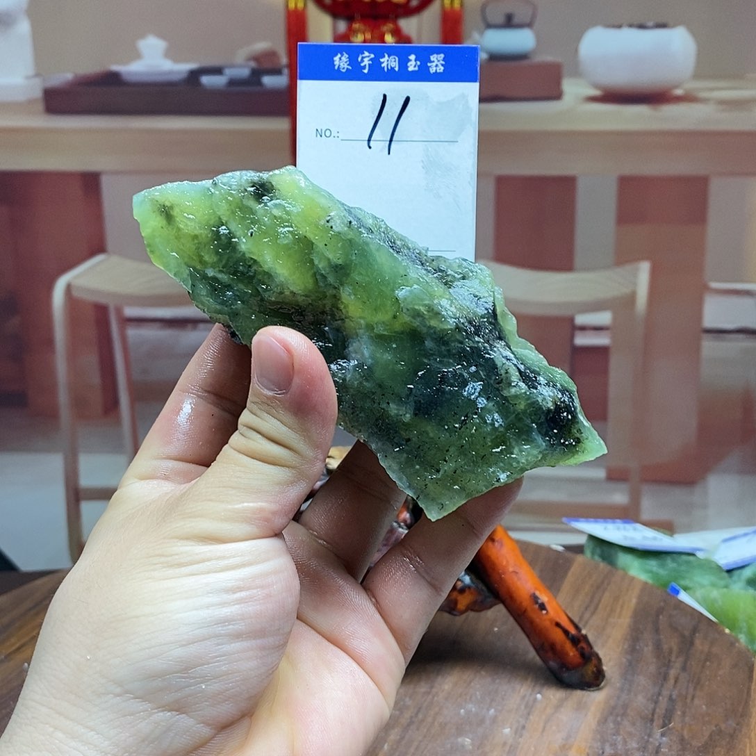 蛇纹石玉原石未镶嵌