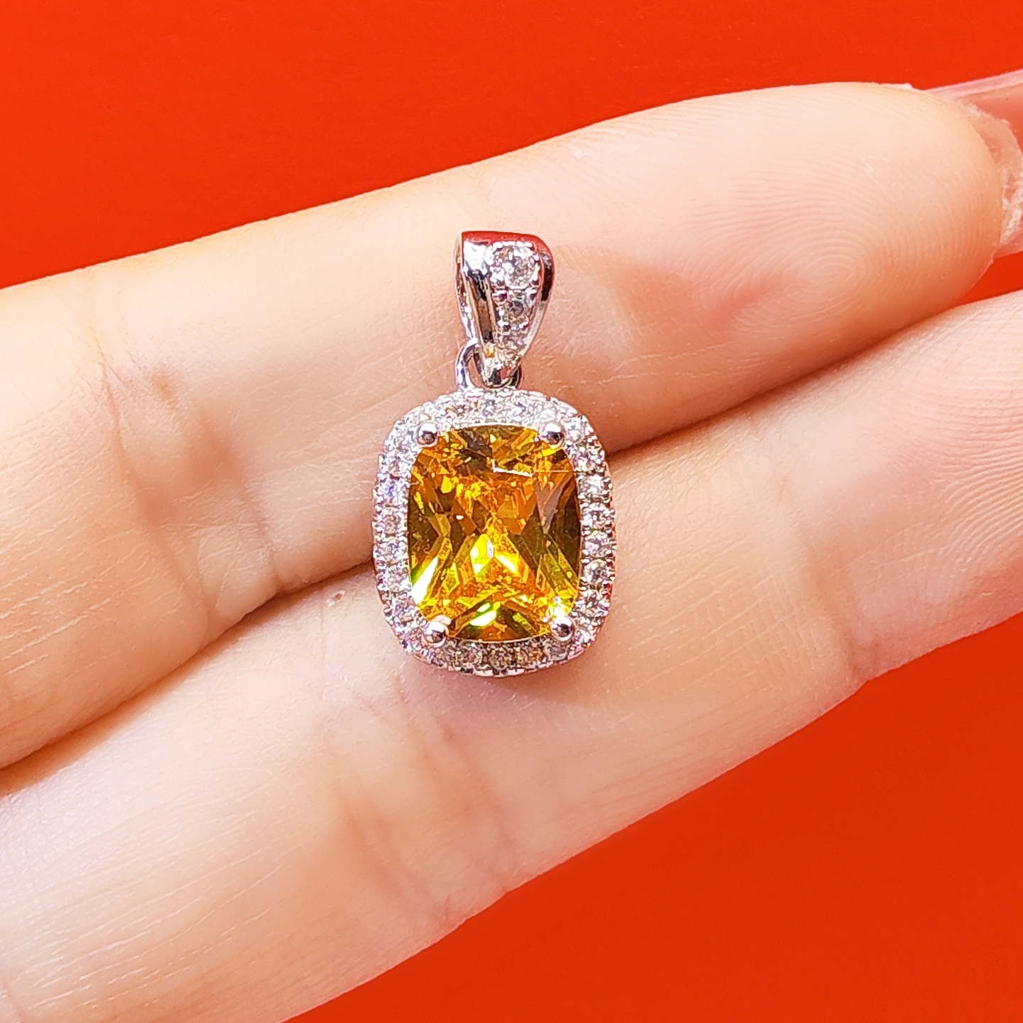 斯里兰卡—珍藏轻奢-精工高订彩宝吊坠 828