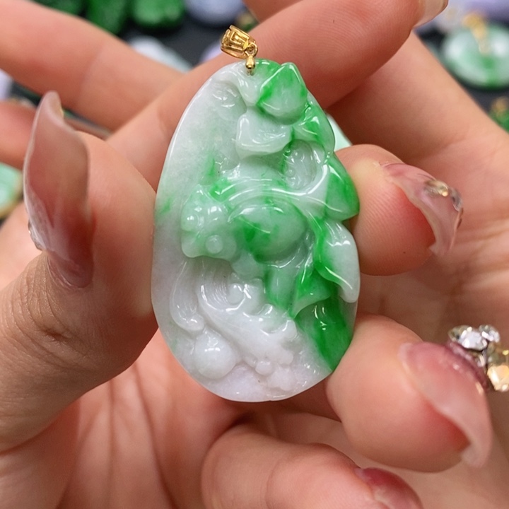 翡翠颈饰未镶嵌吊坠