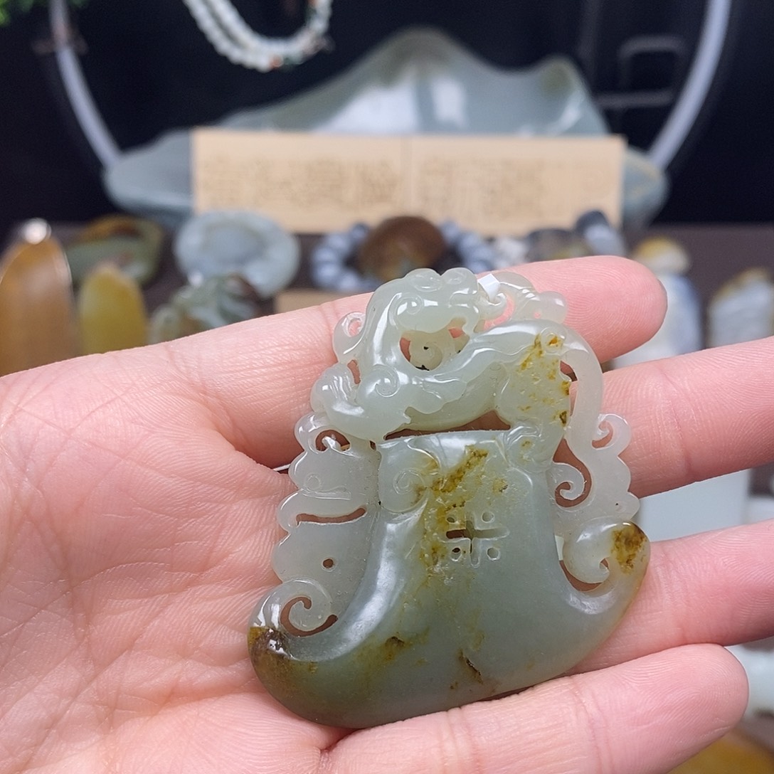 和田玉颈饰未镶嵌40