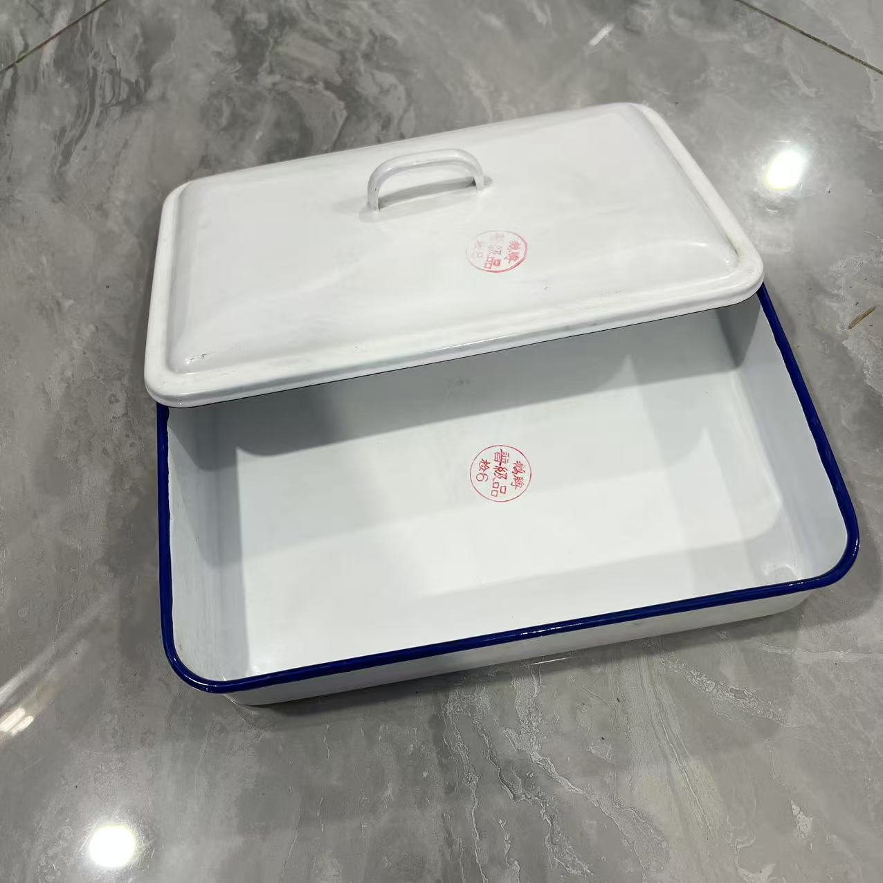 【542】六十年代老式搪瓷方托盘加盖（有微掉漆现象）