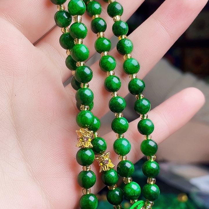 翡翠未镶嵌颈饰多样性