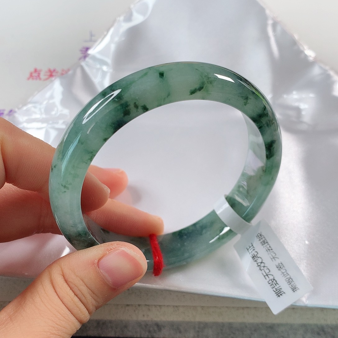 翡翠手镯未镶嵌 正圈①③①