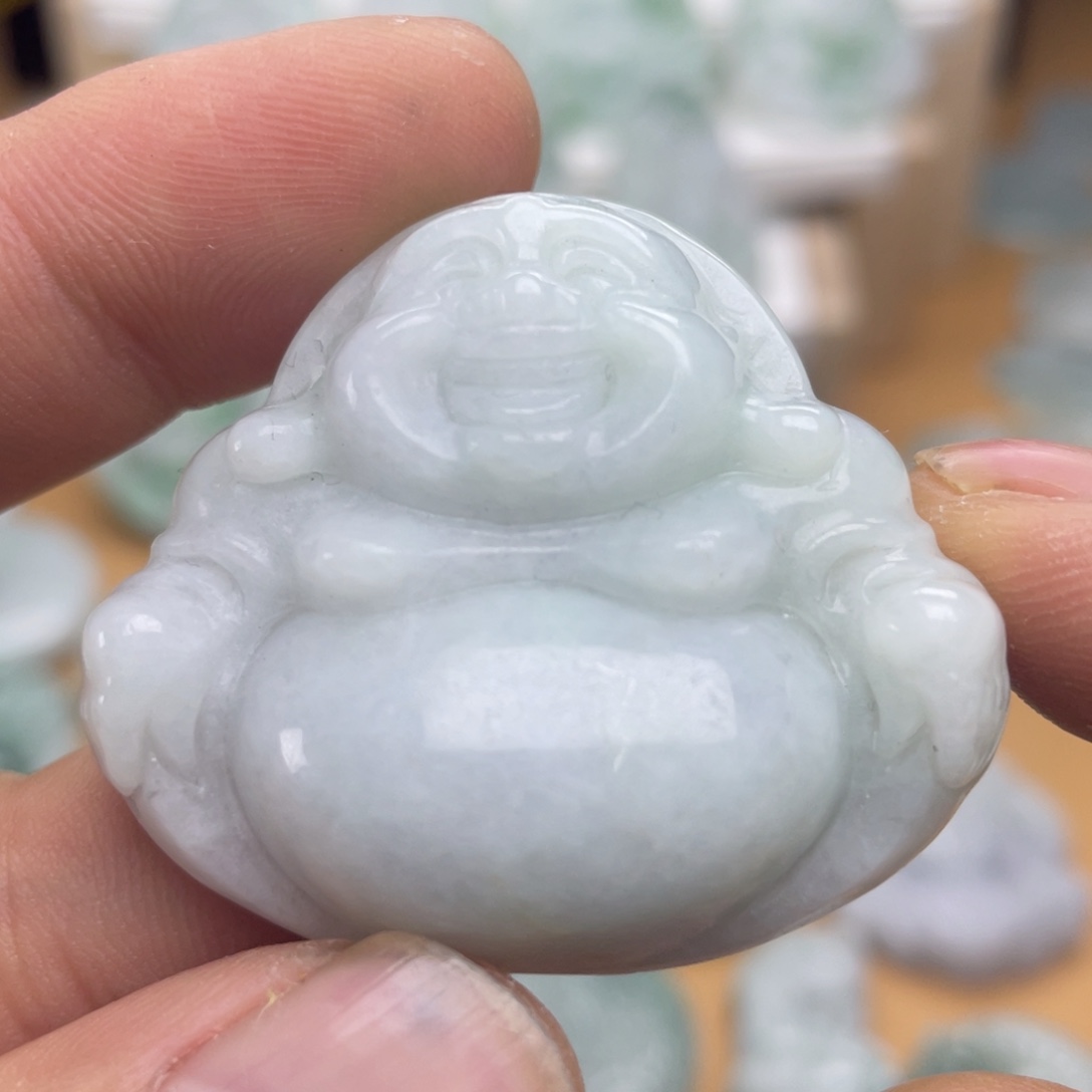 翡翠未镶嵌颈饰佛公