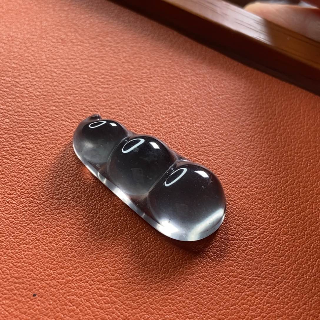 石英质玉颈饰未镶嵌?****