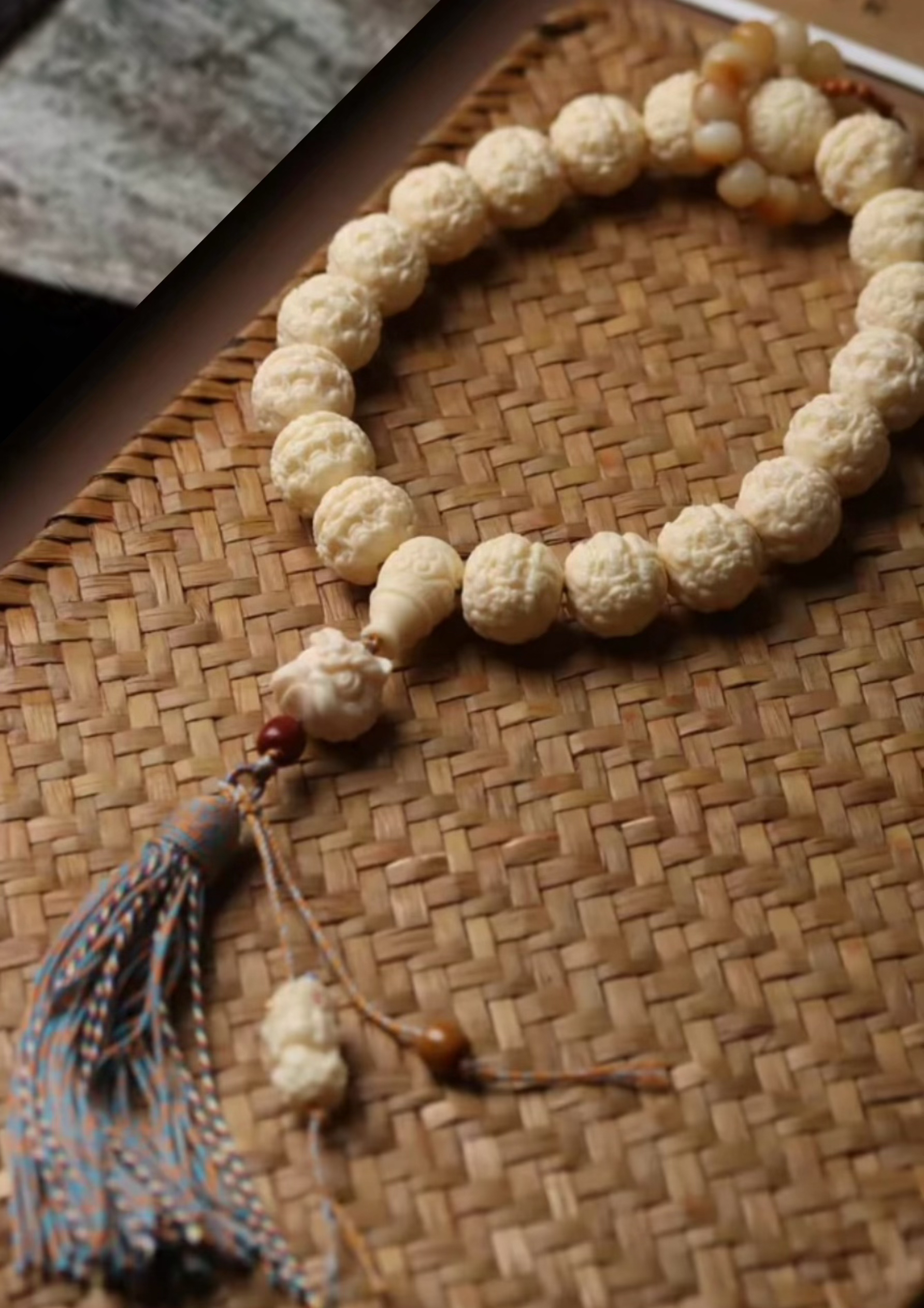 霸王貔貅生生不息手持根雕