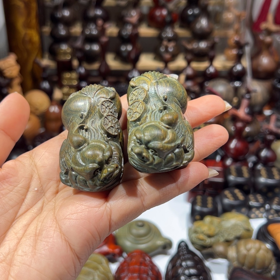 香榧木绿檀绿檀貔貅