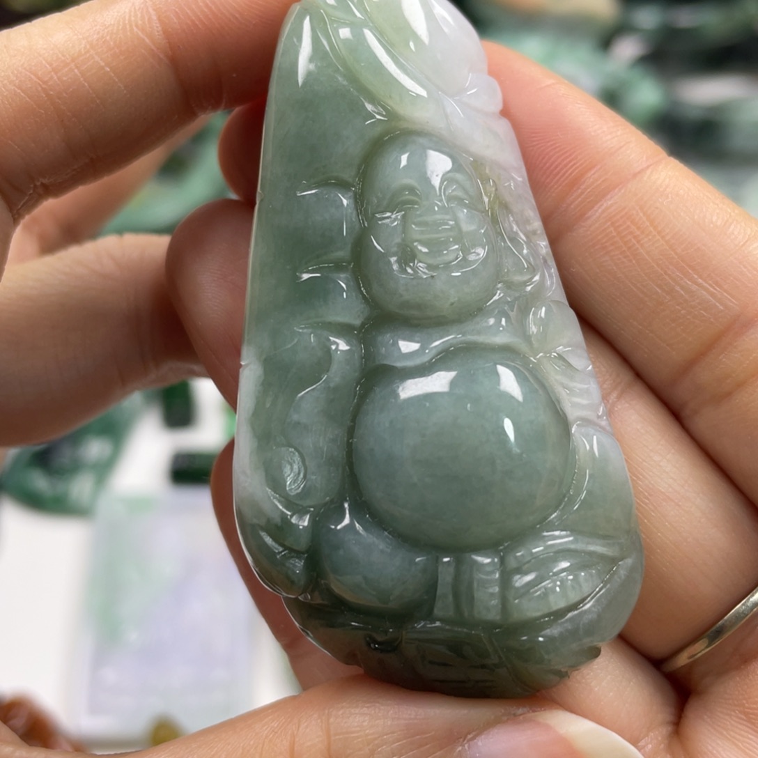 翡翠未镶嵌颈饰牌子